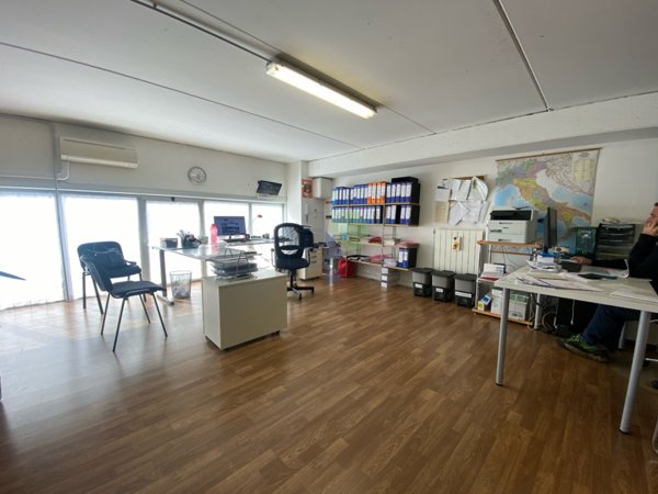 ufficio in vendita a Livorno in zona Ardenza