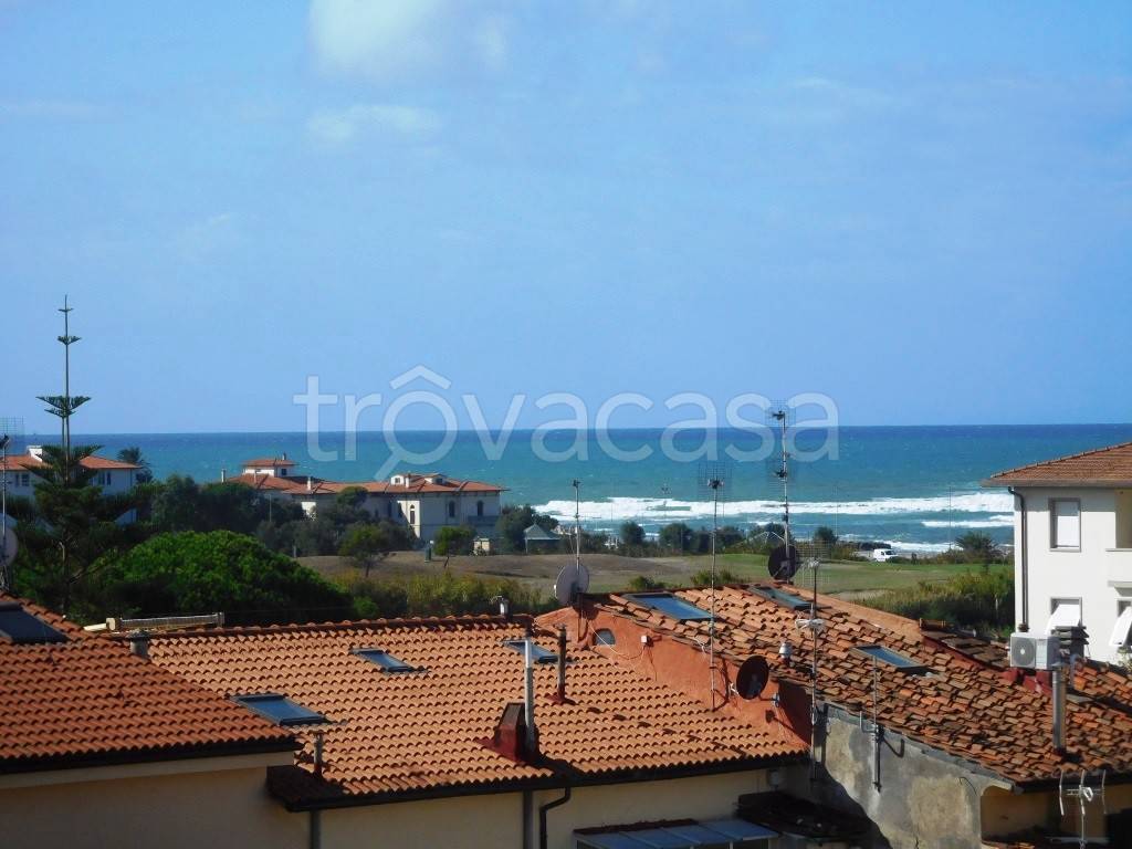 appartamento in vendita a Livorno in zona Ardenza