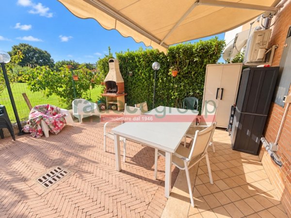 casa indipendente in vendita a Livorno in zona Montenero