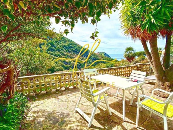 casa indipendente in vendita a Marciana