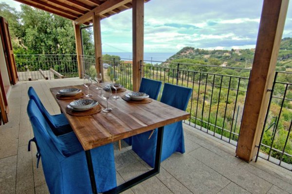 casa indipendente in vendita a Marciana
