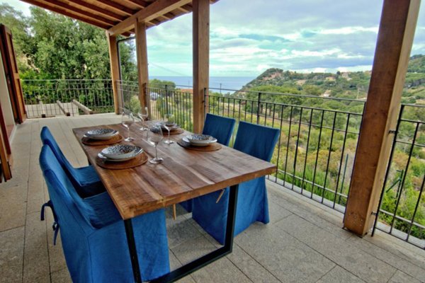 casa indipendente in vendita a Marciana