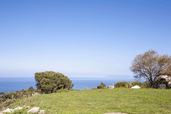 casa indipendente in vendita a Marciana