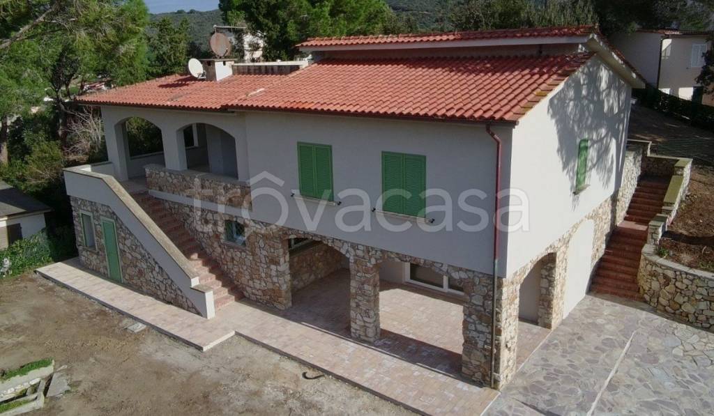 casa indipendente in vendita a Marciana