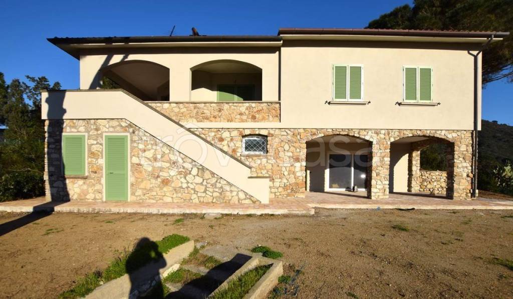 casa indipendente in vendita a Marciana