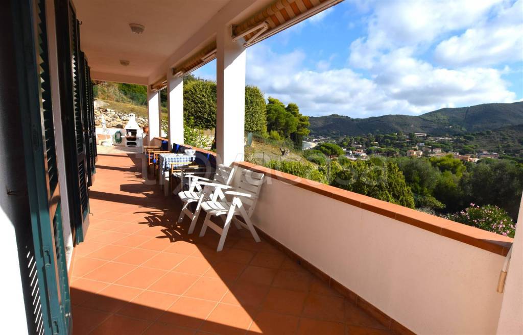 casa indipendente in vendita a Marciana