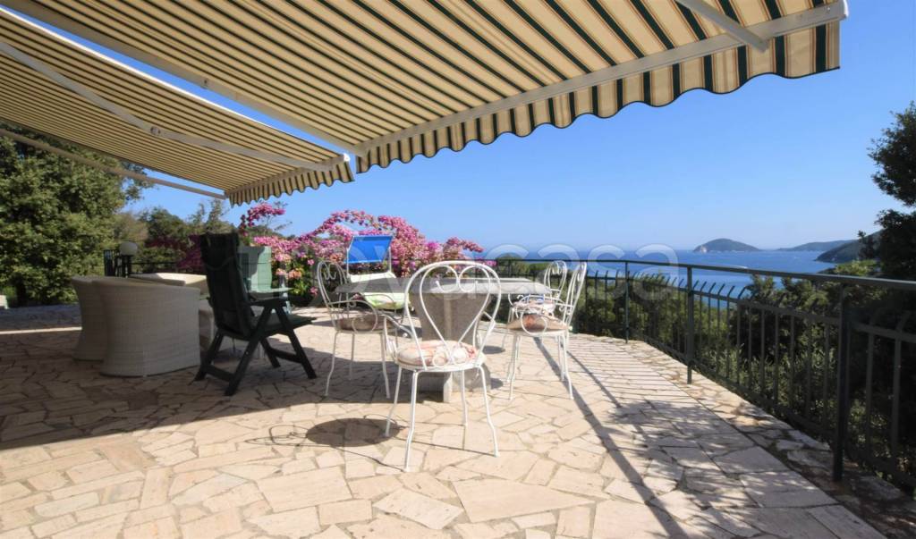 casa indipendente in vendita a Marciana