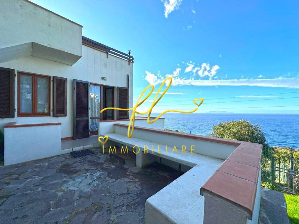 casa indipendente in vendita a Marciana