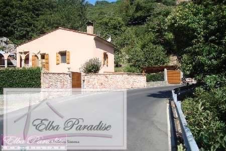casa indipendente in vendita a Marciana