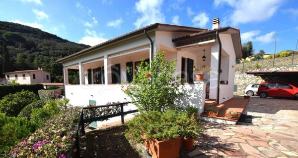 casa indipendente in vendita a Marciana
