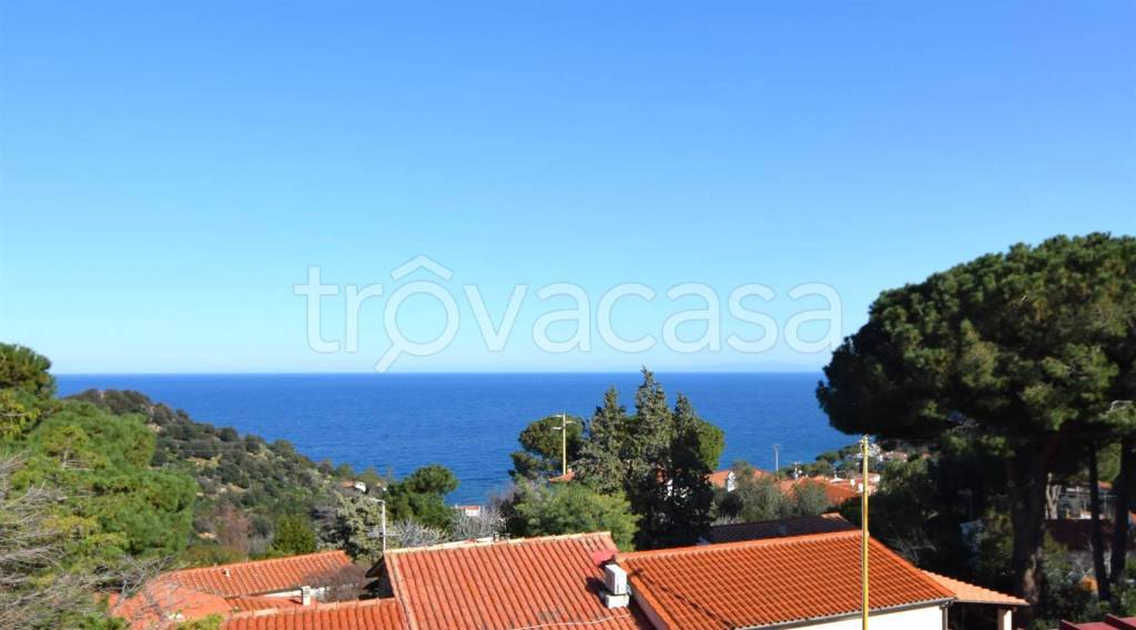 casa indipendente in vendita a Marciana