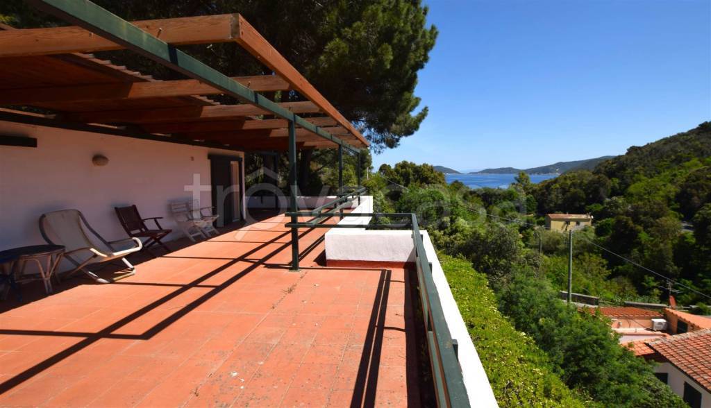 casa indipendente in vendita a Marciana