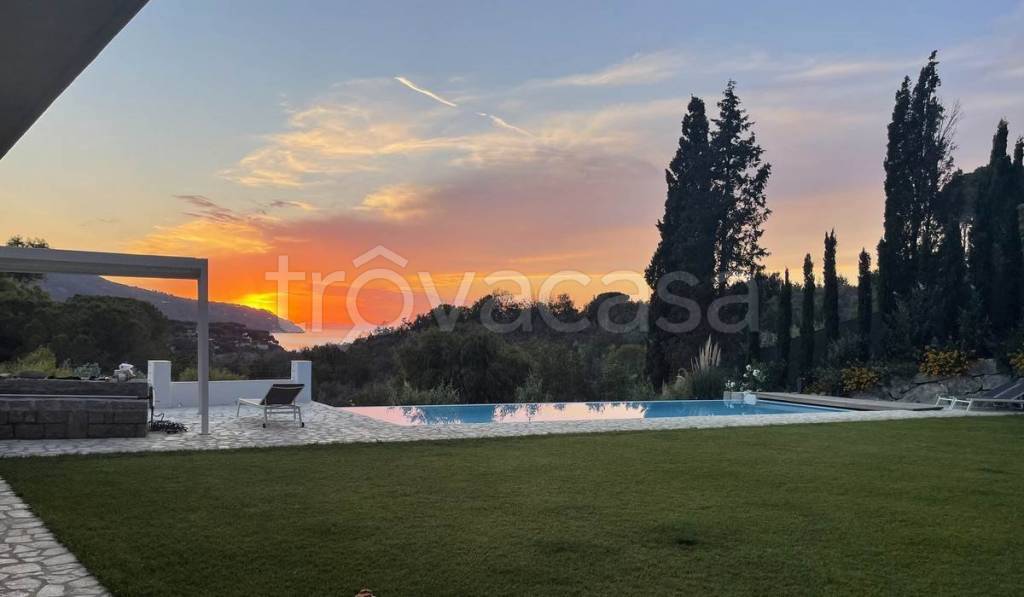 casa indipendente in vendita a Marciana