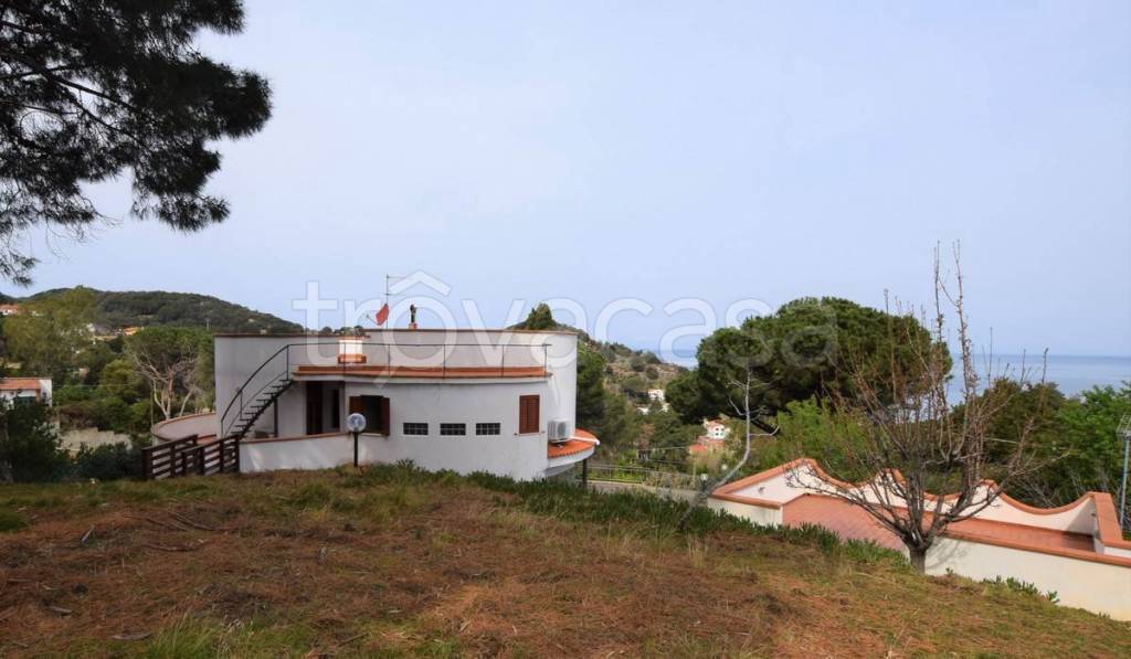 casa indipendente in vendita a Marciana