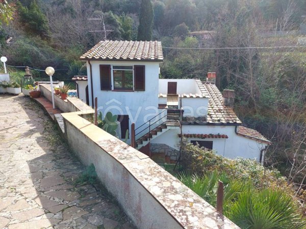 casa indipendente in vendita a Marciana