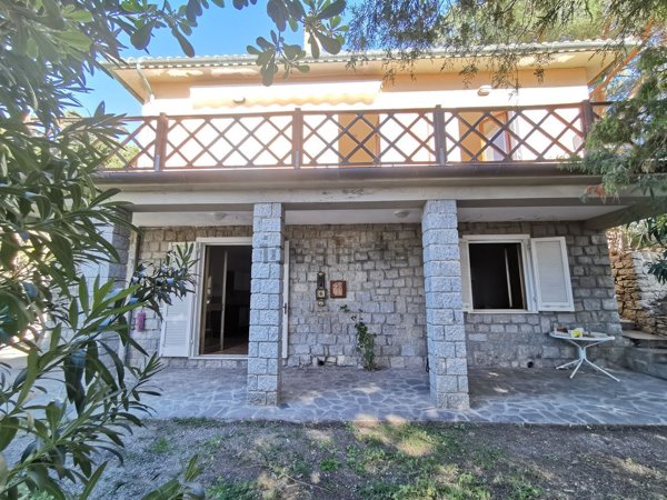 casa indipendente in vendita a Marciana