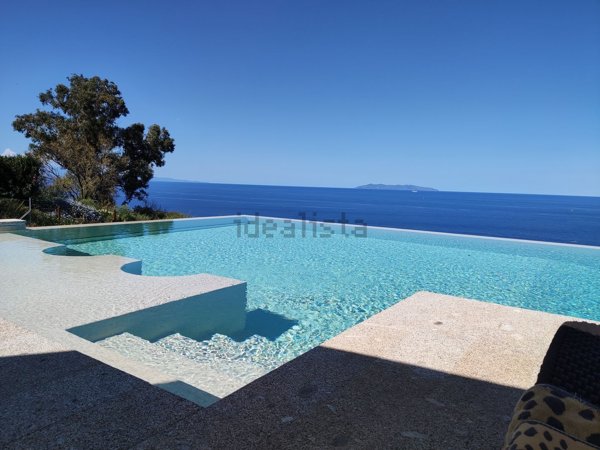 casa indipendente in vendita a Marciana
