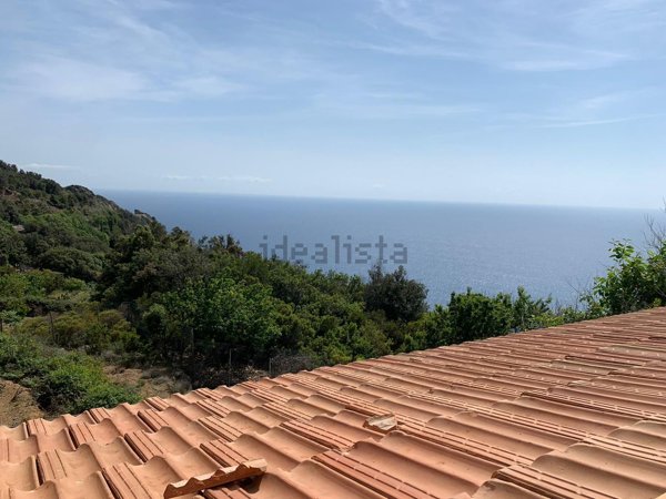 casa indipendente in vendita a Marciana