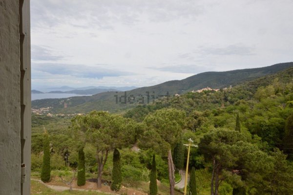 casa semindipendente in vendita a Marciana