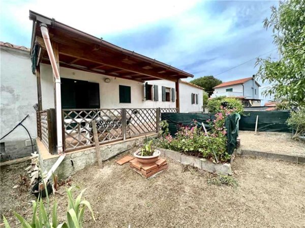 casa indipendente in vendita a Marciana