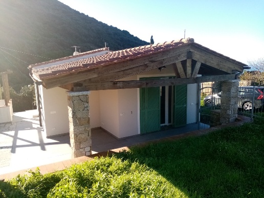 casa indipendente in vendita a Marciana