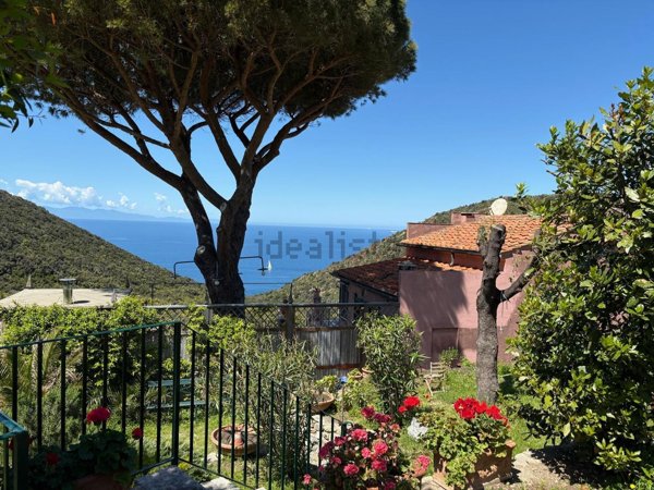 casa indipendente in vendita a Marciana