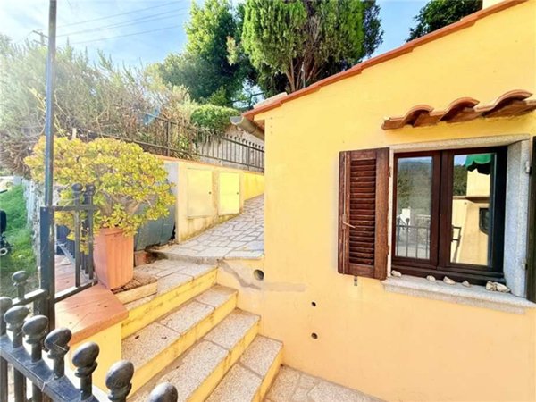 casa indipendente in vendita a Marciana
