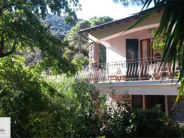 casa indipendente in vendita a Marciana