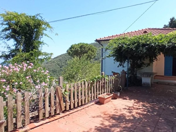 casa indipendente in vendita a Marciana