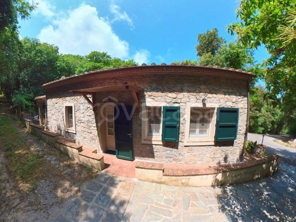 casa indipendente in vendita a Marciana