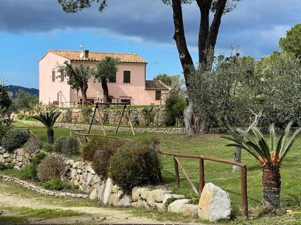 casa indipendente in vendita a Marciana