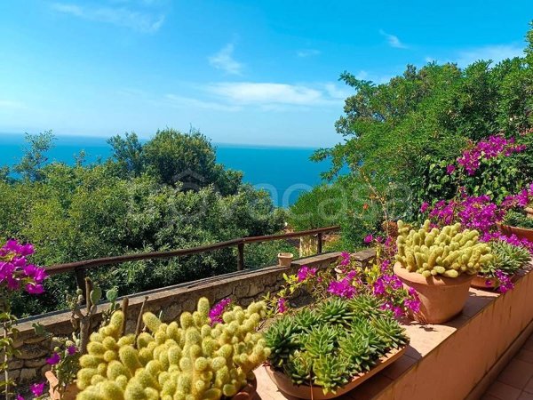 casa indipendente in vendita a Marciana