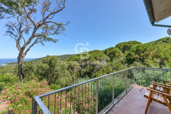 casa indipendente in vendita a Marciana