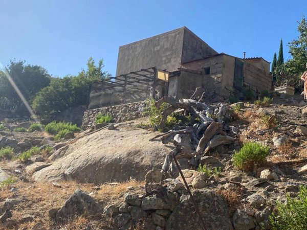 locale di sgombero in vendita a Marciana