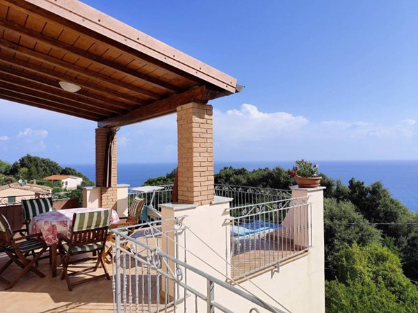 casa indipendente in vendita a Marciana