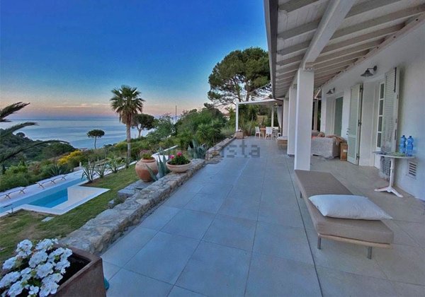 casa indipendente in vendita a Marciana