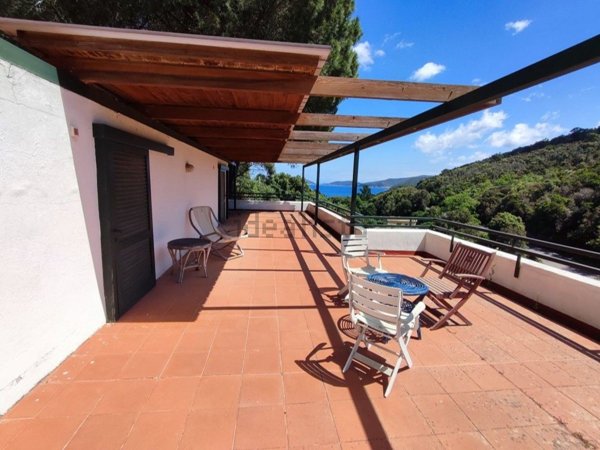casa indipendente in vendita a Marciana