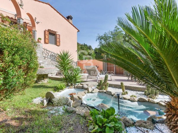 casa indipendente in vendita a Marciana