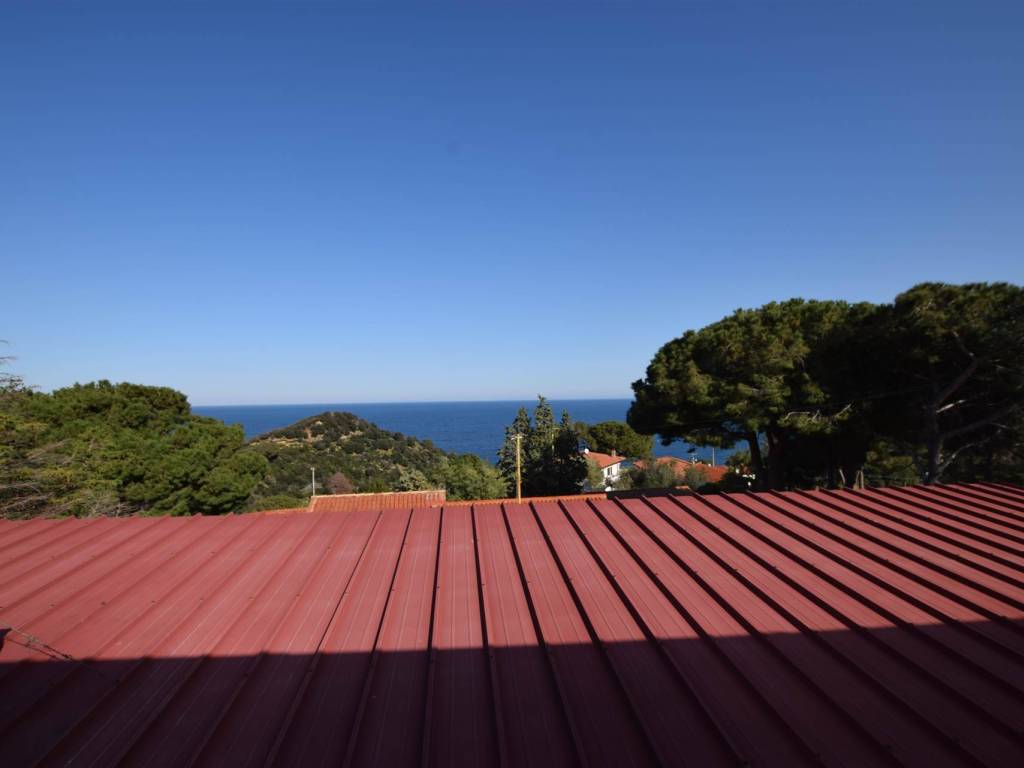 casa indipendente in vendita a Marciana