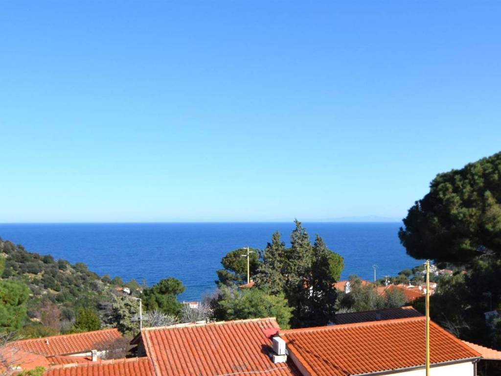 casa indipendente in vendita a Marciana