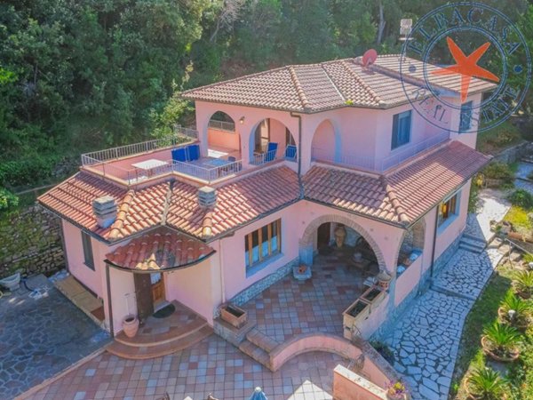 casa indipendente in vendita a Marciana