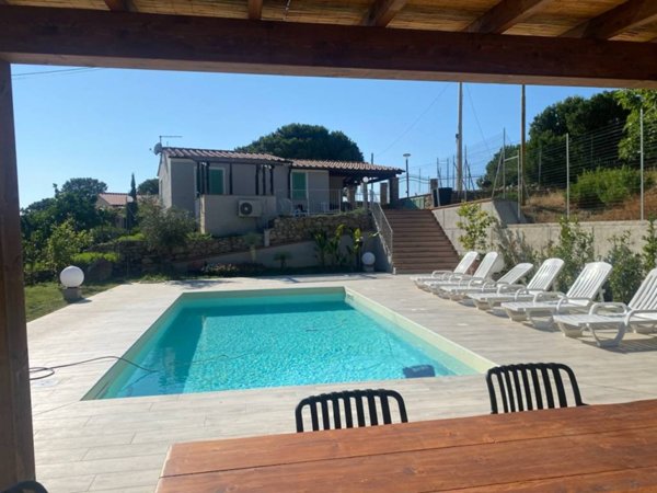 casa indipendente in vendita a Marciana
