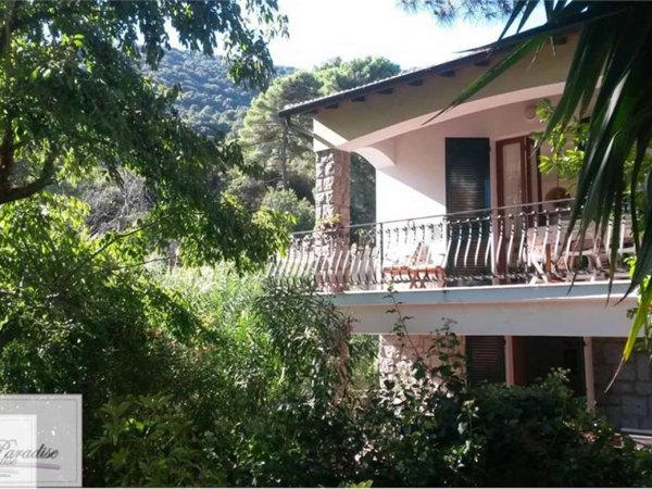 casa indipendente in vendita a Marciana