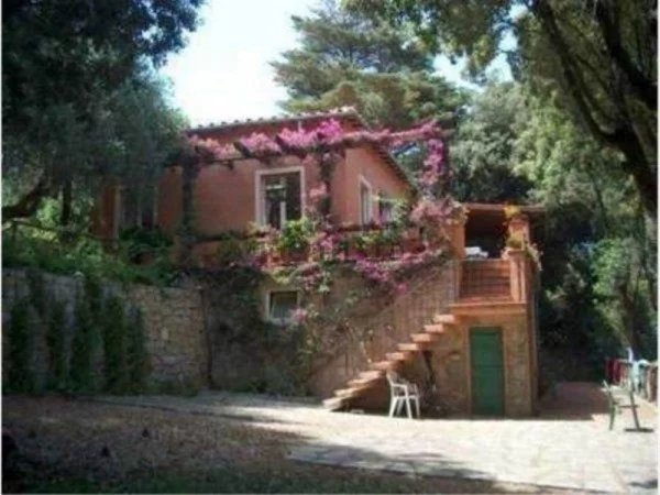 casa indipendente in vendita a Marciana