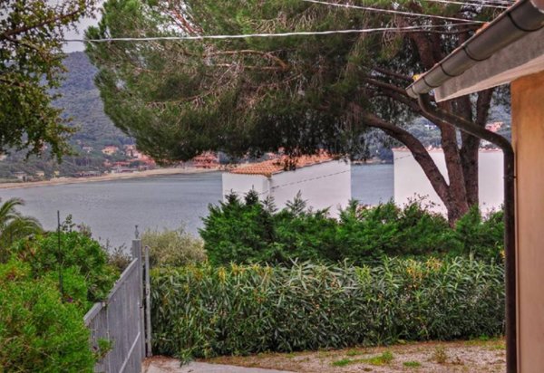 casa indipendente in vendita a Marciana