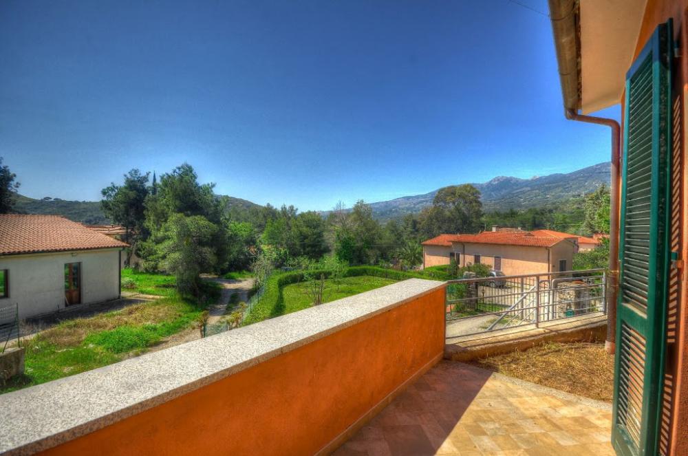 casa indipendente in vendita a Marciana