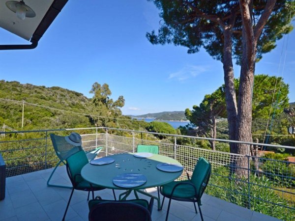 casa indipendente in vendita a Marciana