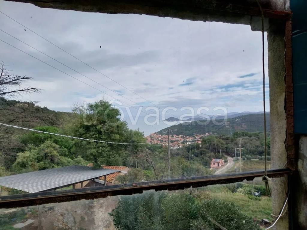 casa indipendente in vendita a Marciana