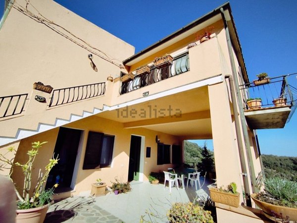 casa indipendente in vendita a Marciana