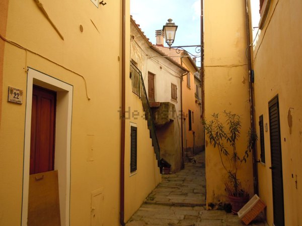 casa indipendente in vendita a Marciana